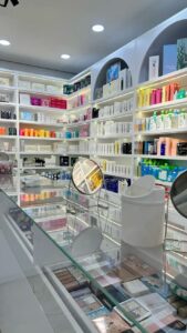 How to Start a Cosmetics Reselling Business in 2025 (Beginner’s Guide)
